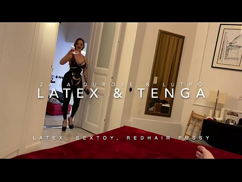 ❤️ Usisi otholwa enekhanda elibomvu egqoke imvunulo ye-latex ebhejwa usingamzali ❤ kithi ❌️❤